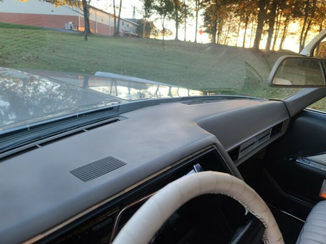 Cadillac DeVille 1970 image number 8