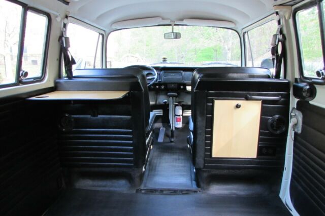 Volkswagen Bus/Vanagon 1971 image number 40