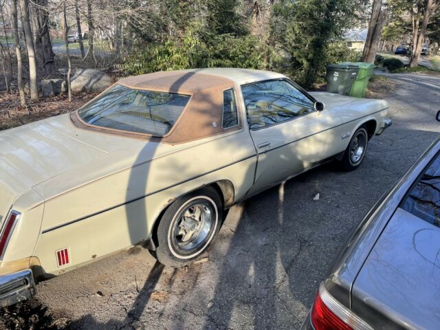 Oldsmobile Cutlass 1974 image number 4