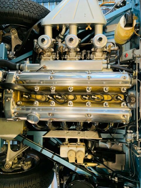 Jaguar E-Type 1966 image number 16