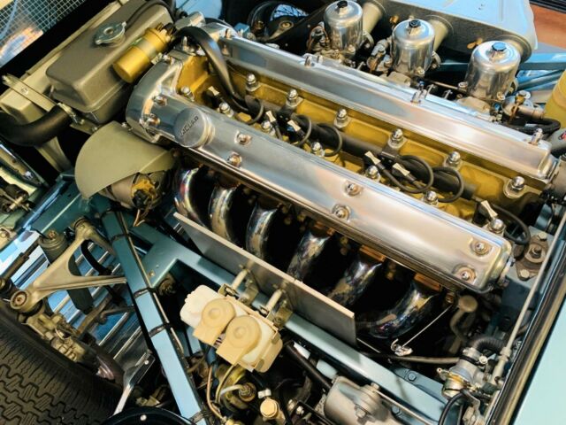 Jaguar E-Type 1966 image number 17