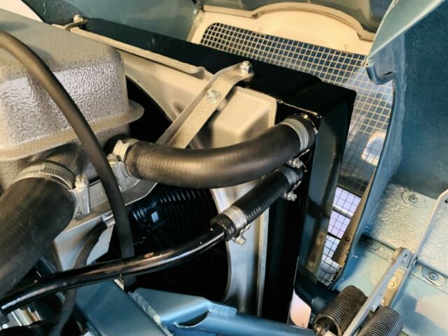 Jaguar E-Type 1966 image number 43