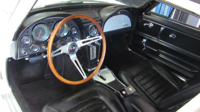 Chevrolet Corvette 1966 image number 9