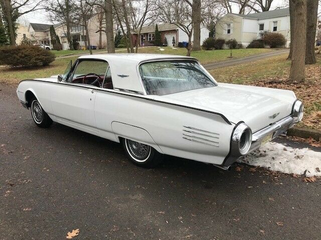 Ford Thunderbird 1961 image number 26
