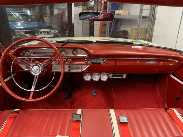 Ford Galaxie 1962 image number 6