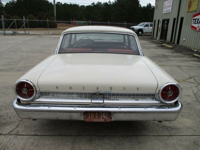 Ford Galaxie 1963 image number 2