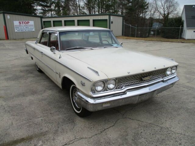 Ford Galaxie 1963 image number 29