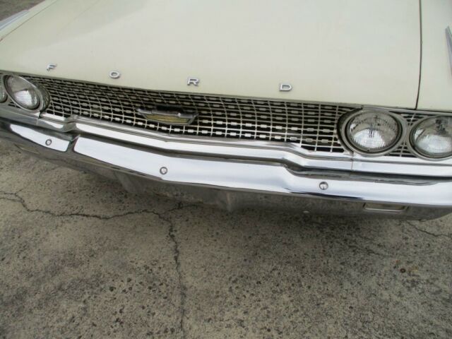Ford Galaxie 1963 image number 32