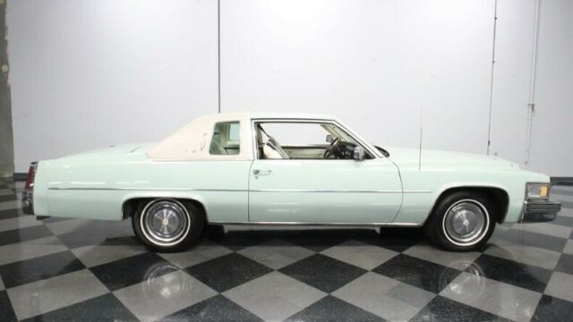 Cadillac DeVille 1977 image number 15