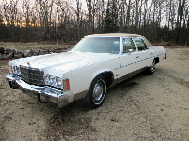 Chrysler Newport 1977 image number 26
