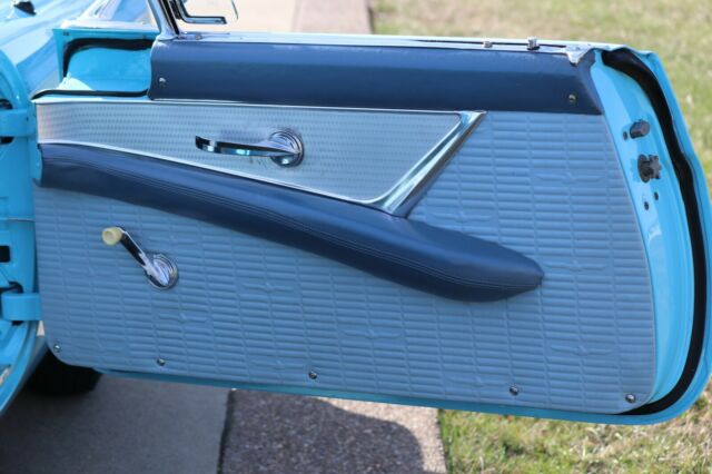 Ford Thunderbird 1957 image number 32