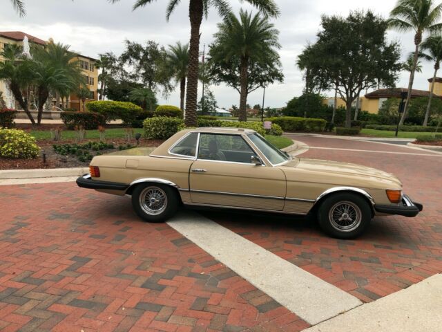 Mercedes-Benz SL-Class 1975 image number 5