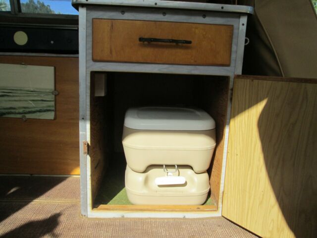 Ford E-Series Van 1969 image number 30