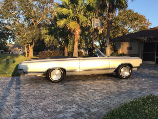 Oldsmobile Cutlass 1965 image number 25