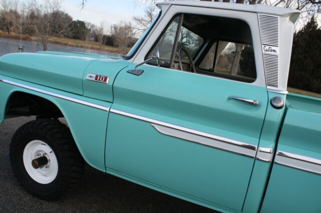 Chevrolet C-10 1965 image number 23