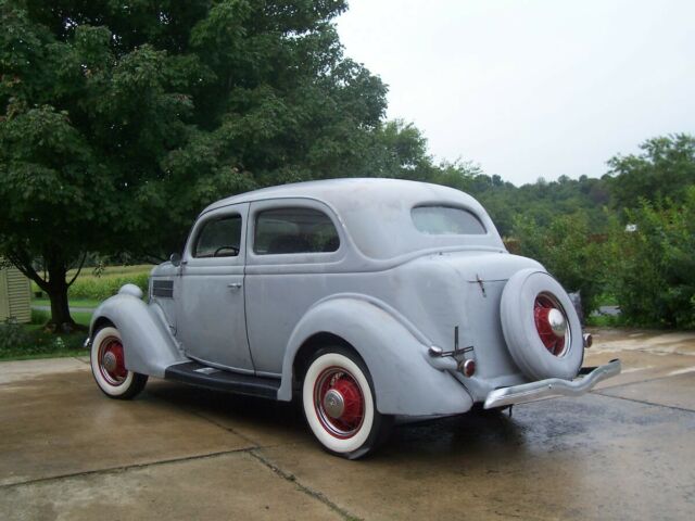 Ford De Luxe tudor 1936 image number 14