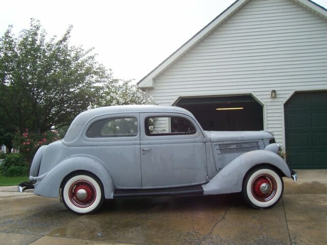 Ford De Luxe tudor 1936 image number 16