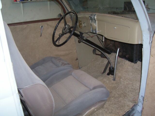 Ford De Luxe tudor 1936 image number 18