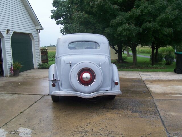 Ford De Luxe tudor 1936 image number 3