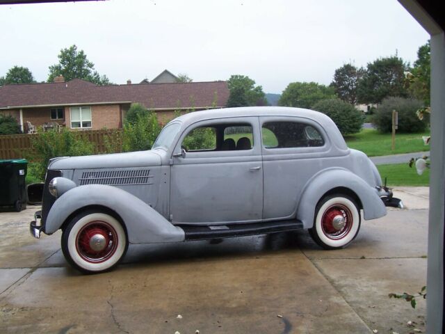 Ford De Luxe tudor 1936 image number 5