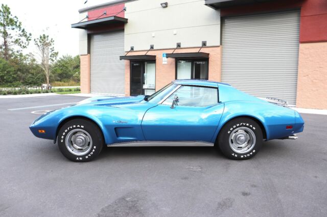 Chevrolet Corvette 1976 image number 1