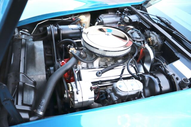 Chevrolet Corvette 1976 image number 18