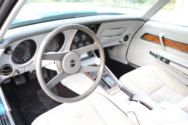 Chevrolet Corvette 1976 image number 37