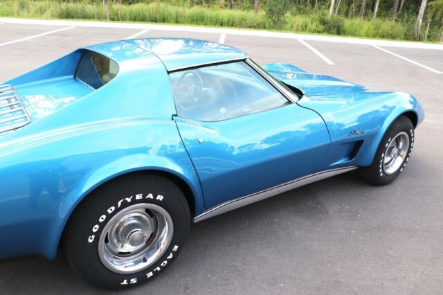 Chevrolet Corvette 1976 image number 8