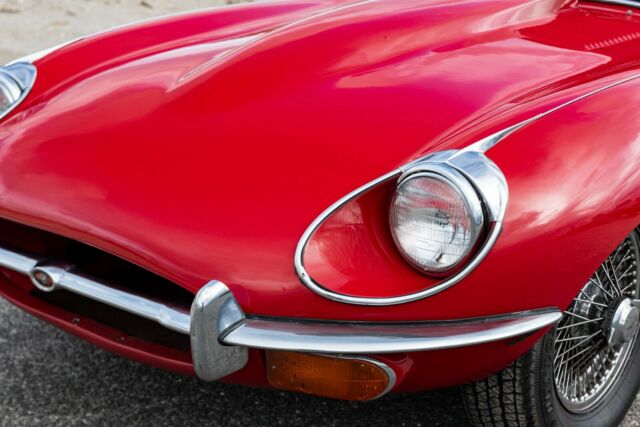 Jaguar E-Type 1970 image number 33