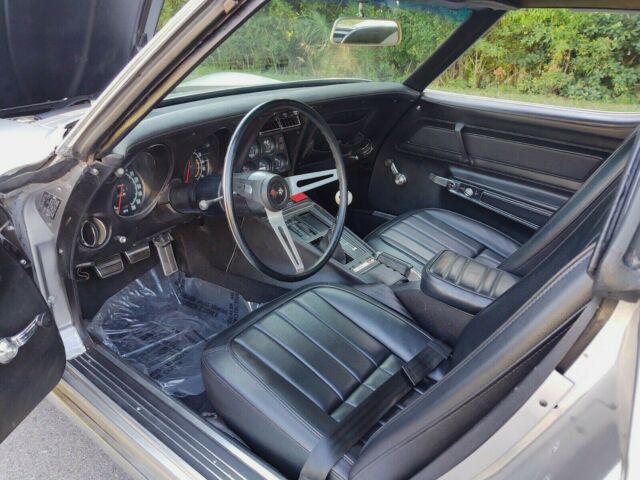 Chevrolet Corvette 1971 image number 18