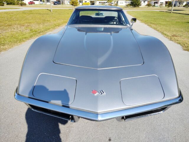 Chevrolet Corvette 1971 image number 32