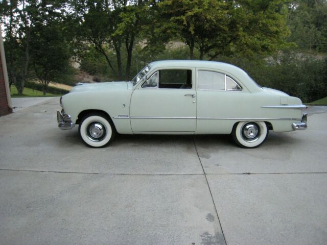 Ford Customline 1951 image number 0