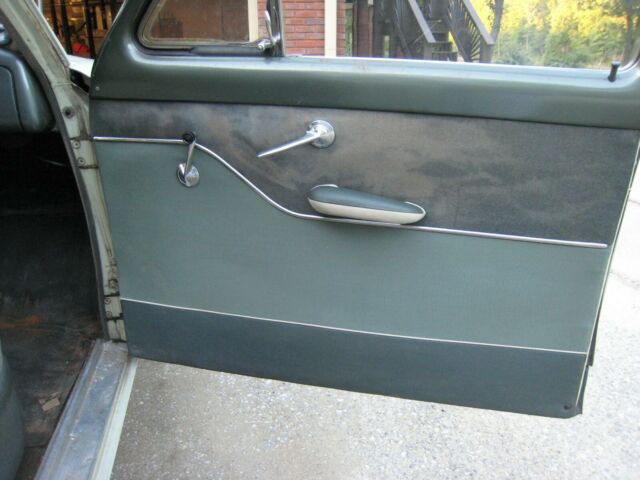 Ford Customline 1951 image number 37