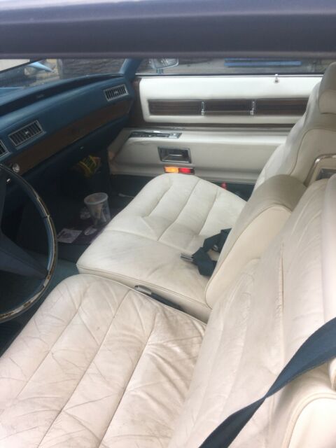 Cadillac DeVille 1975 image number 8