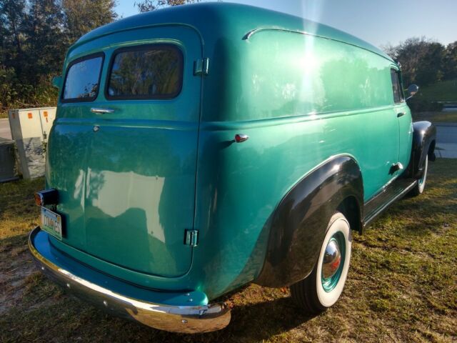 GMC Suburban 1954 image number 1