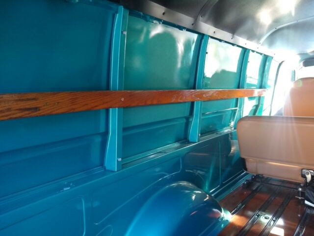 GMC Suburban 1954 image number 24