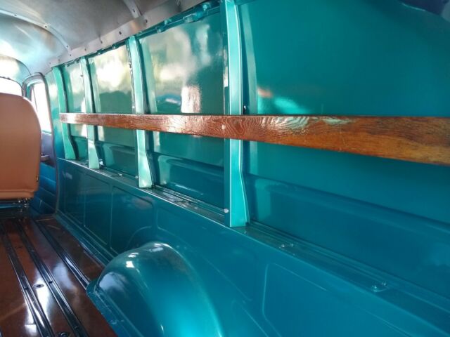 GMC Suburban 1954 image number 26