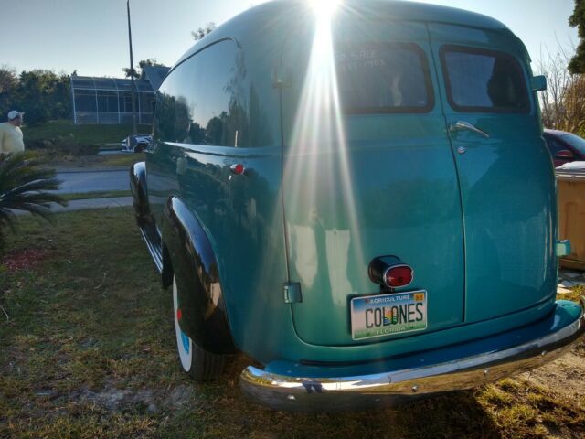 GMC Suburban 1954 image number 4
