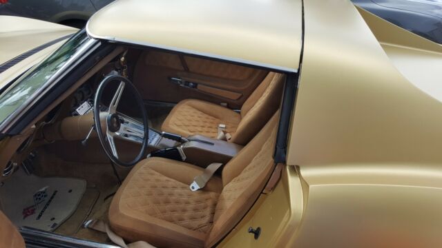 Chevrolet Corvette 1972 image number 12