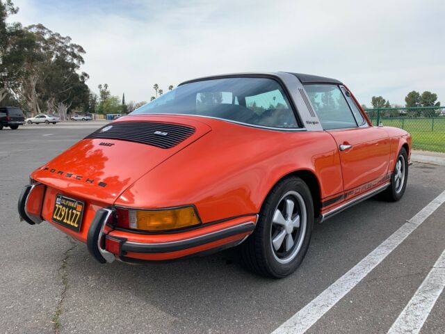 Porsche 911T TARGA 1973 image number 2