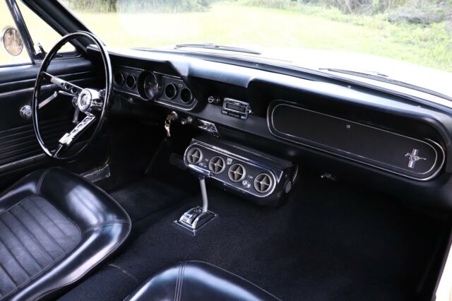 Ford Mustang 1966 image number 15
