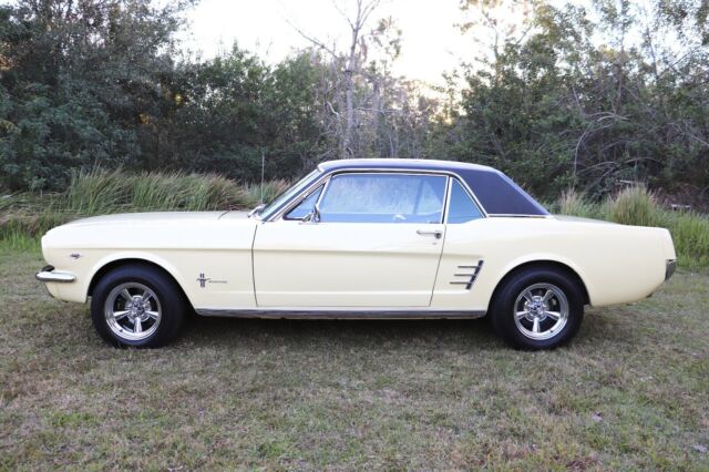Ford Mustang 1966 image number 25