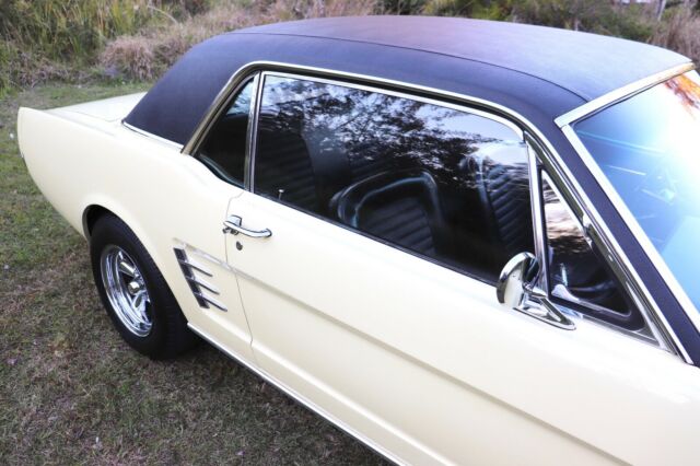 Ford Mustang 1966 image number 31
