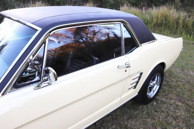 Ford Mustang 1966 image number 33