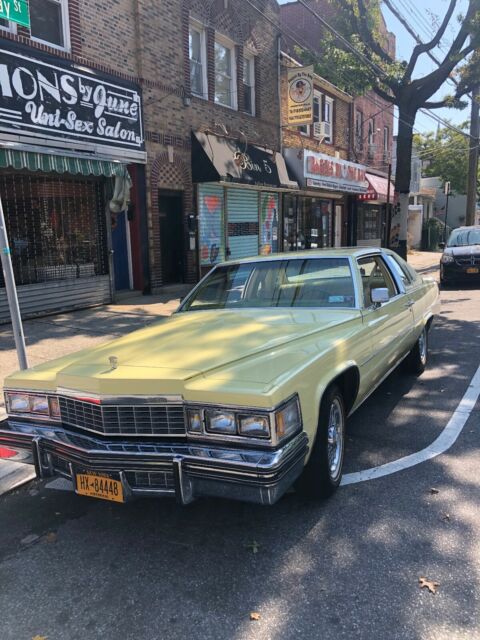Cadillac DeVille 1977 image number 0