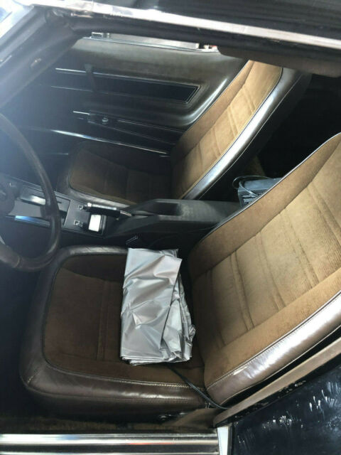 Chevrolet Corvette 1977 image number 20