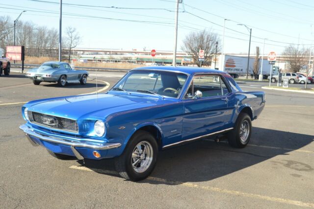 Ford Mustang 1966 image number 2