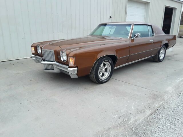 Pontiac Grand Prix 1971 image number 0