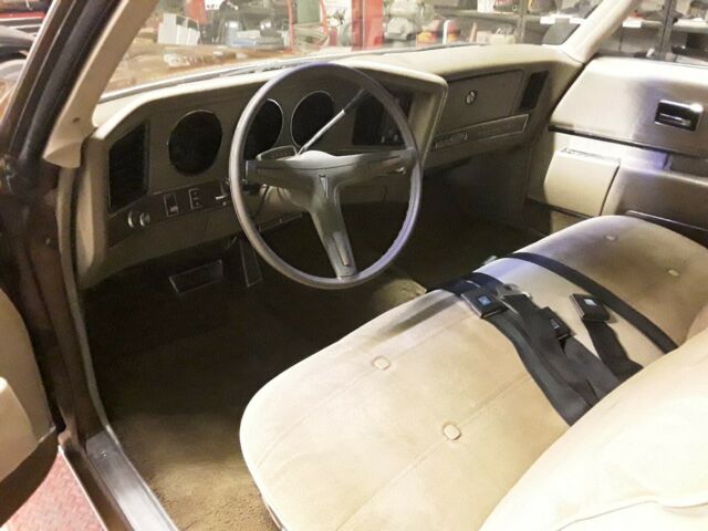 Pontiac Grand Prix 1971 image number 32
