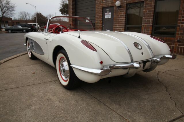 Chevrolet Corvette 1958 image number 27